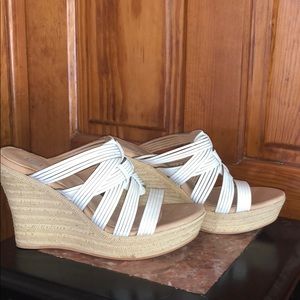 UGG, white leather sandals sz 10